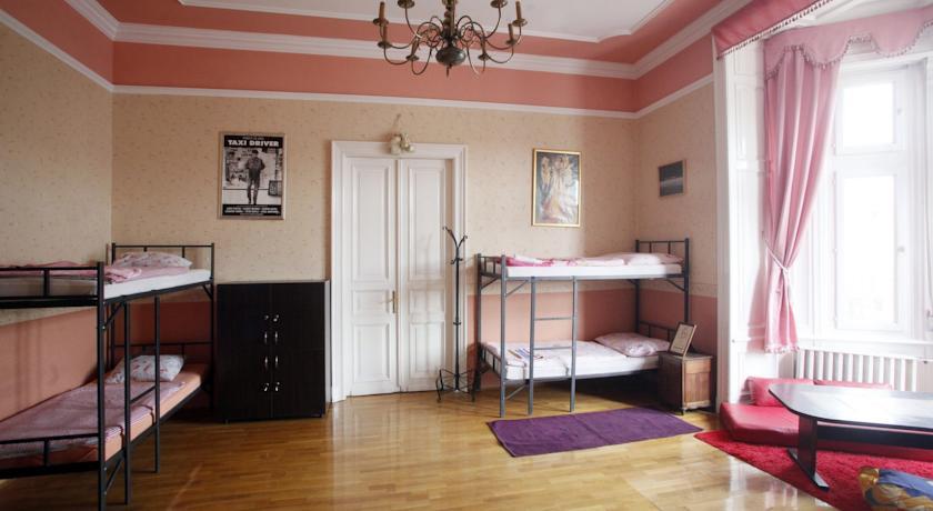 Hostel Just Right