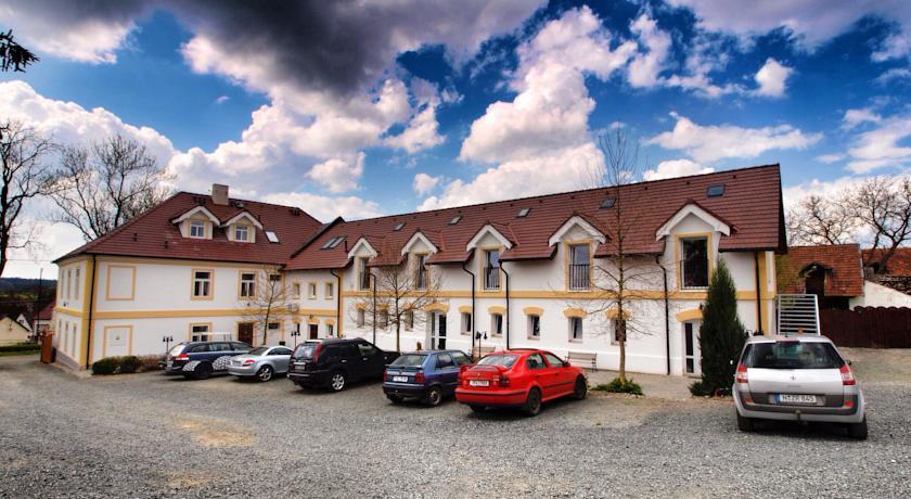 Отель Hotel Pod Kokšínem
