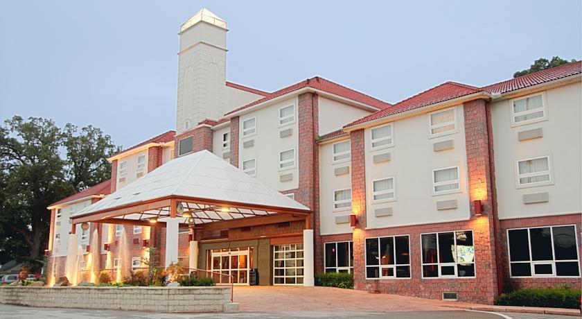 Отель Best Western Plus Sandusky Hotel & Suites