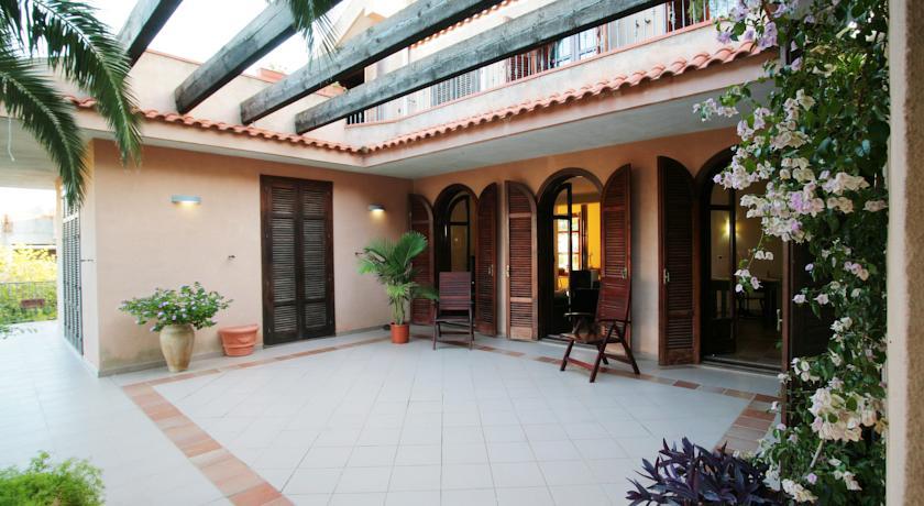 Мини-отель Bed and Breakfast Villa Nella