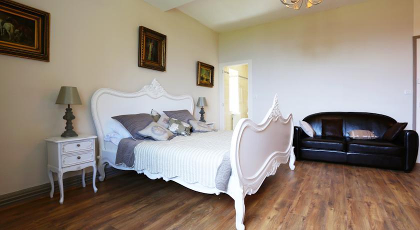 Мини-отель Montchateau Chambres D' Hôtes