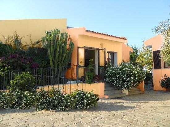 Отель Hotel Village Fior Di Sardegna