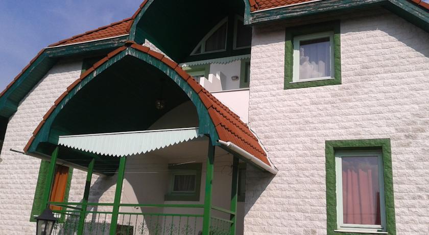 Гостевой дом Gyöngyvirág Ház
