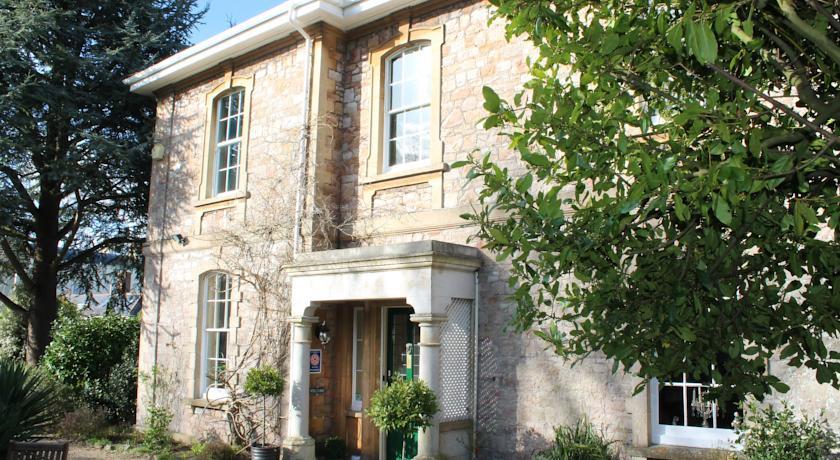 Мини-отель Hollybank Bed and Breakfast