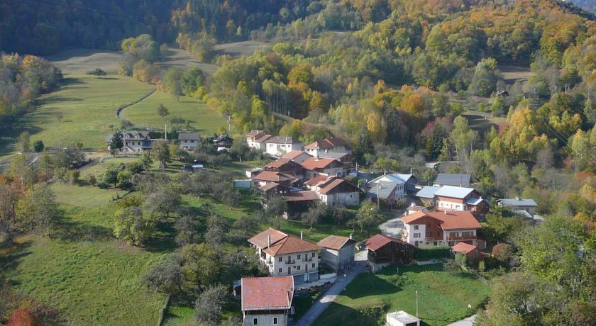 Апартаменты Gîte Les Emptes