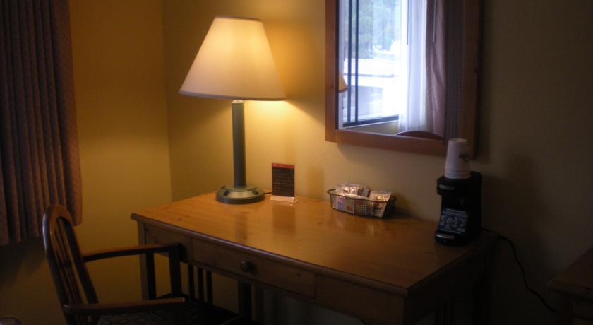 Отель Days Inn and Suites, East Flagstaff