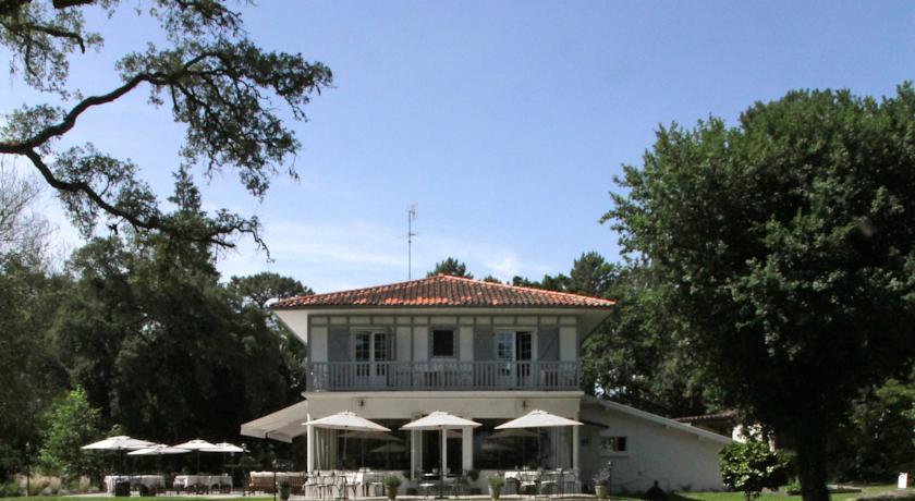 Отель Villa de l'Etang Blanc