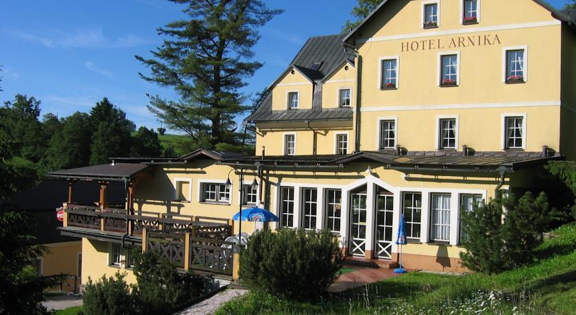 Отель Hotel Arnika