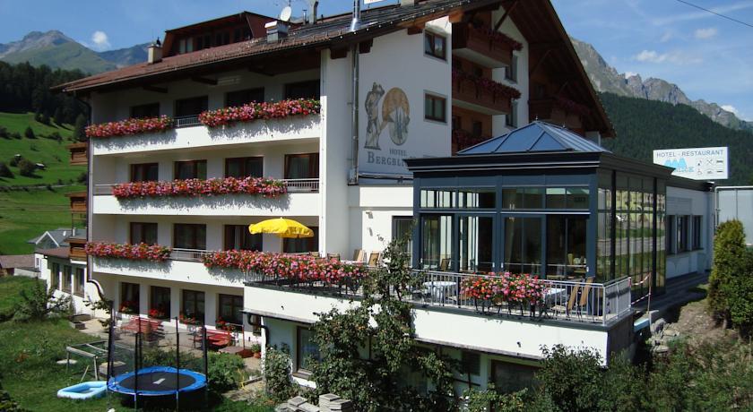 Отель Hotel Bergblick