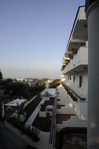 Отель Marad Hotel