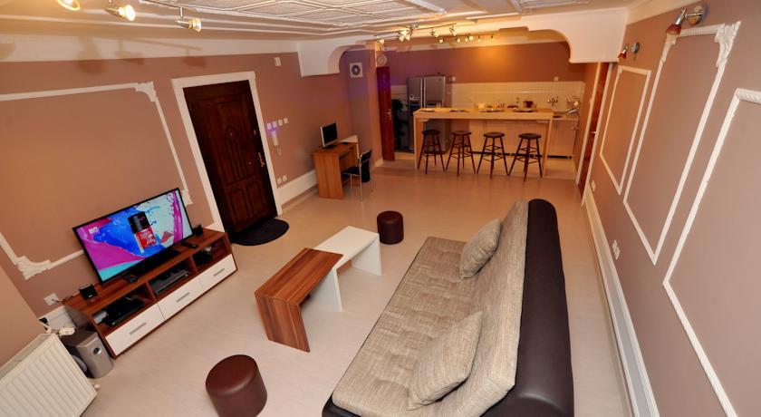 Hostel Day 'N' Night