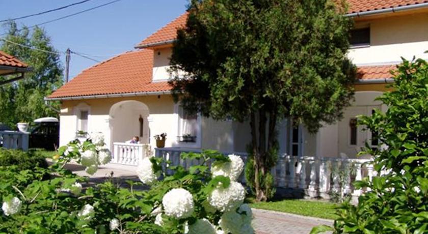Апартаменты Apartmanház Mediterrán