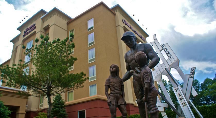Hampton Inn & Suites Staten Island