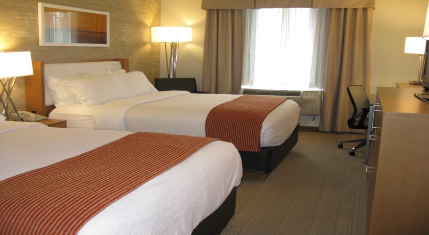 Отель Holiday Inn SARATOGA SPRINGS