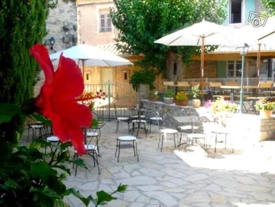 Отель Auberge le Bistrot de Lussan