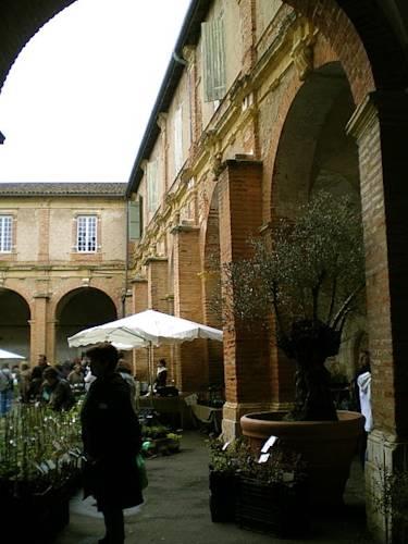 Апартаменты La Tour Gites Gascony
