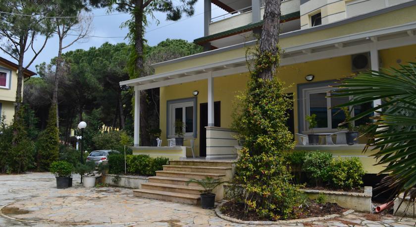 Апартаменты Front Line Apartments