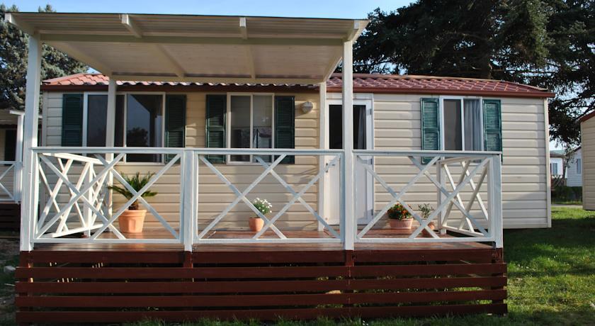 Отель Mobile Homes Camp Brione