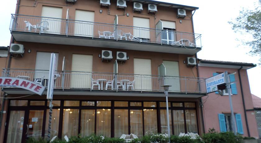 Отель Hotel Ines