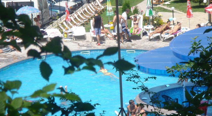 Отель Hotel Complex Livadite