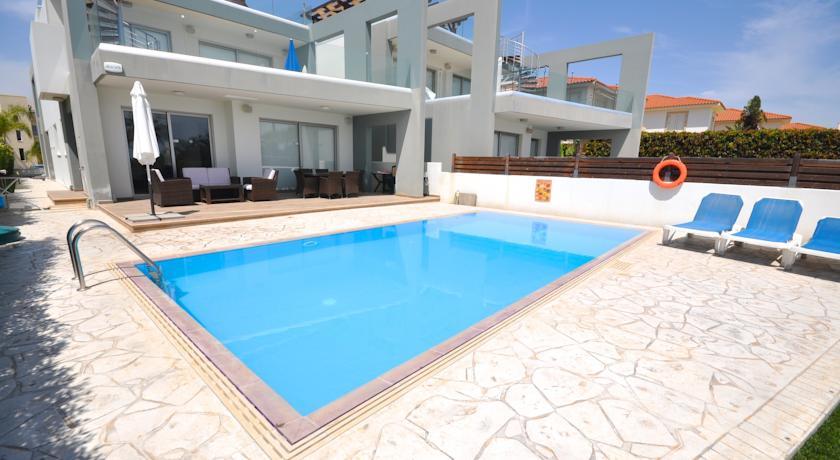 Вилла Faros Luxury Apartments
