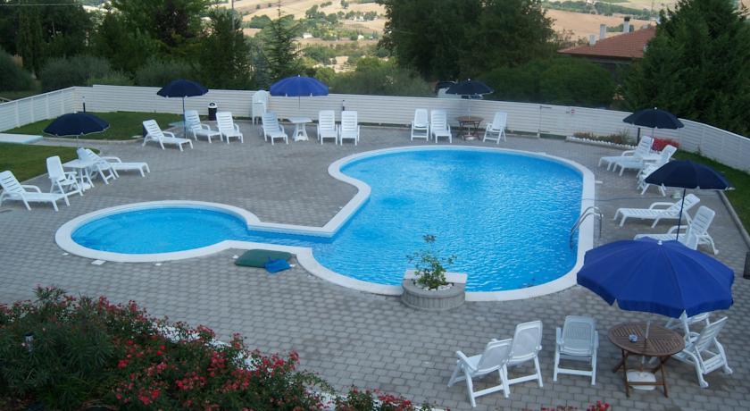 Отель Agriturismo Lo Sgorzolo