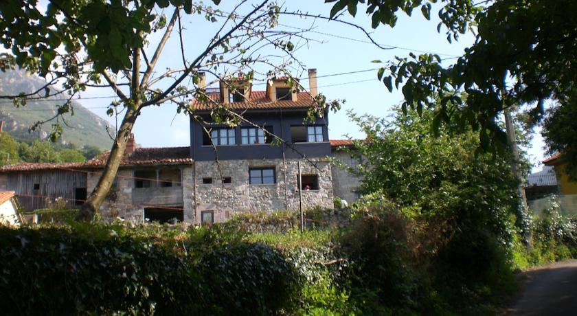 Отель Hotel Rural La Sinriella