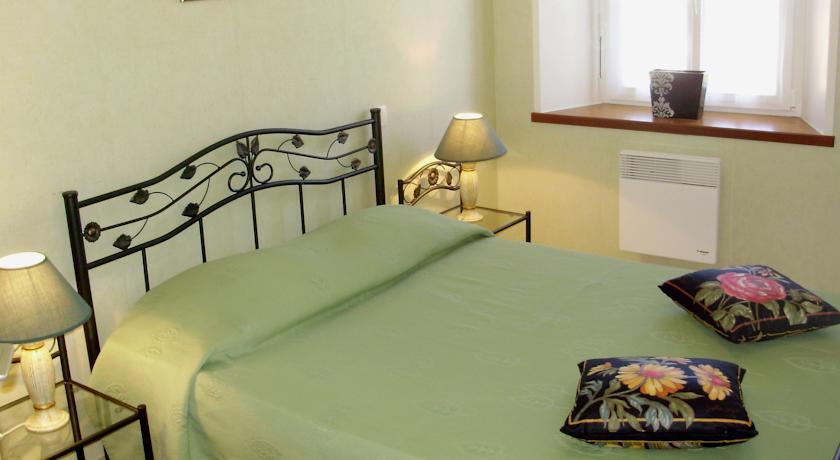 Апартаменты Gîte Le Clos d'Esquay