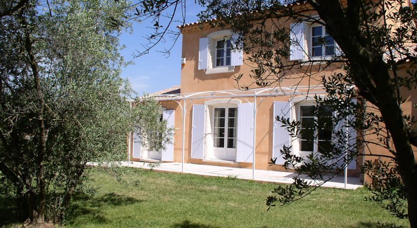 Апартаменты Gite Les Romarins en Provence