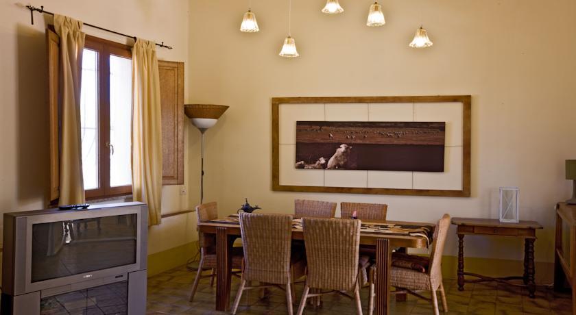Апартаменты House With Secret Garden In Pula