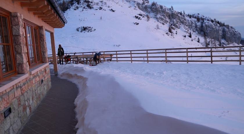 Отель Hotel Rifugio Graziani