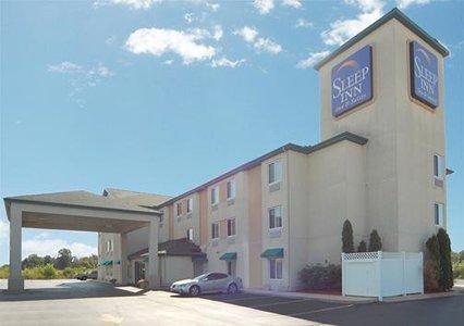 Отель Sleep Inn & Suites Milan