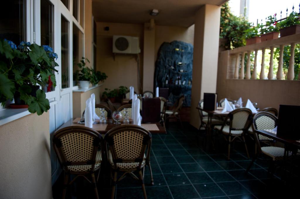 Hotel Dynes