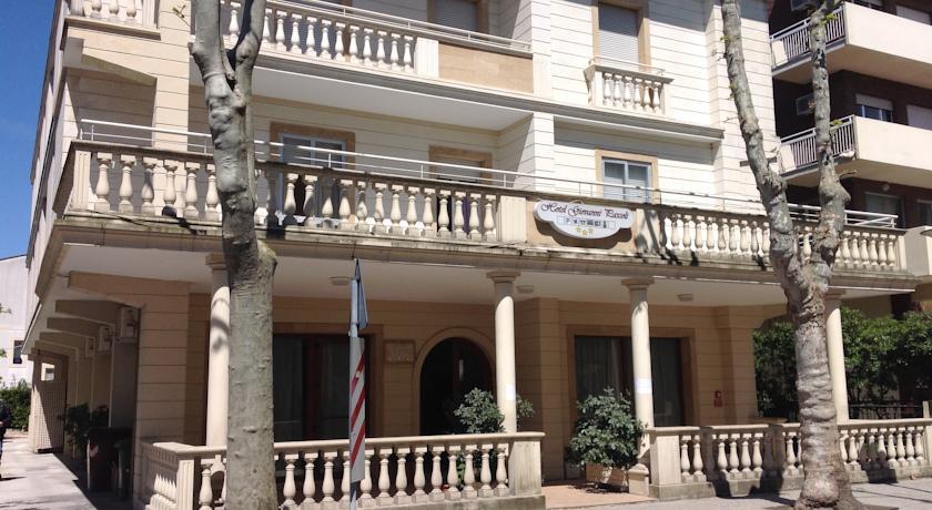 Отель Hotel Pascoli