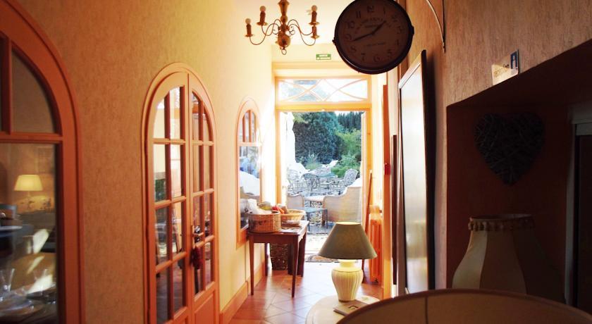 Отель Hotel Val de Creuse