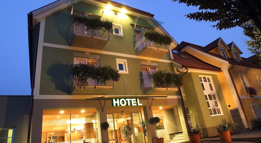 Отель Hotel am Marktplatz - Landgasthof Wratschko