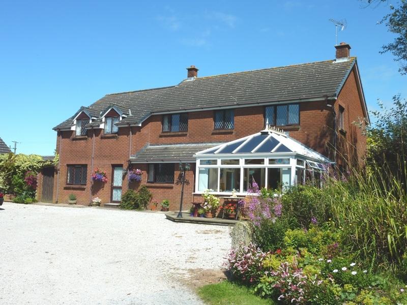 Мини-отель The Hollies Farm Bed and Breakfast
