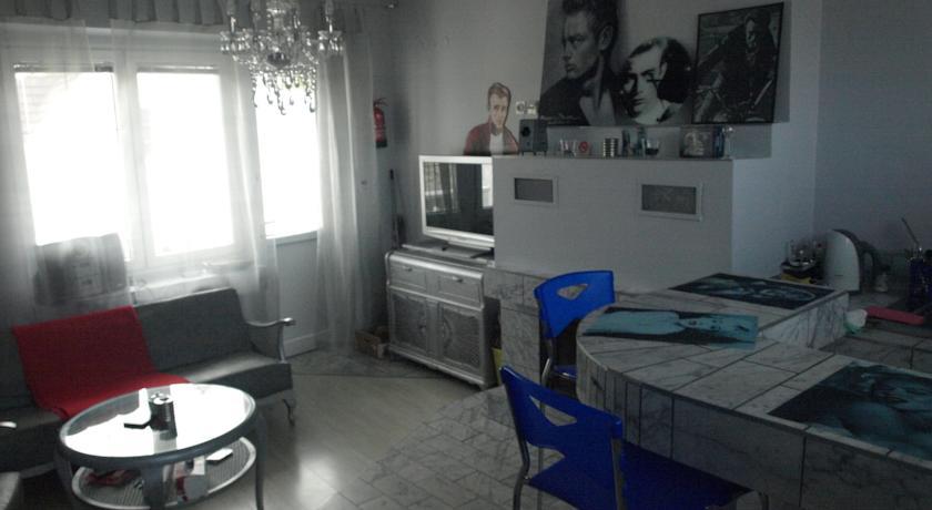 Hollywood Studio Apartments James Dean