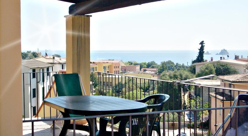 Апартаменты Yellon House