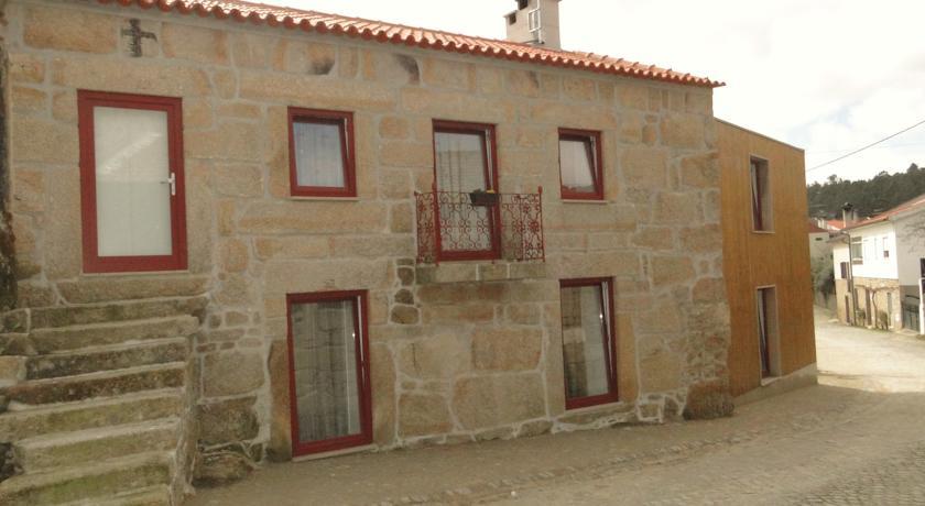 Отель Casas d Aldeia