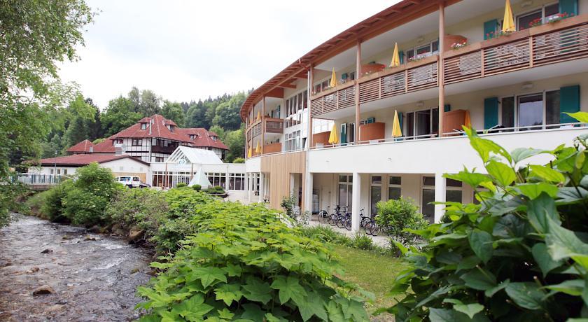Отель Hotel Thermalbad Weissenbach