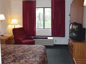Отель Oak Tree Inn Sharon Springs