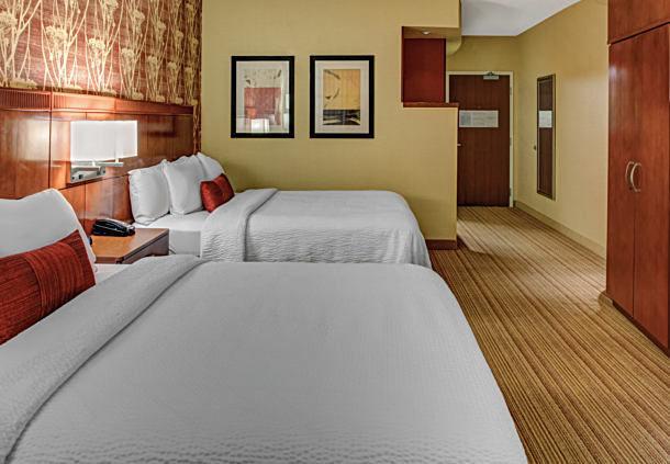Отель Courtyard High Point