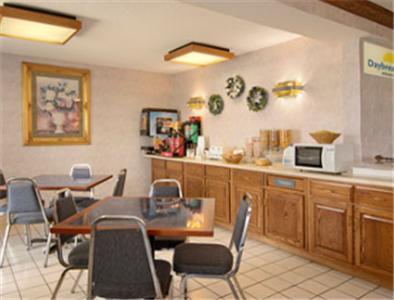Отель Days Inn - Pontoon Beach