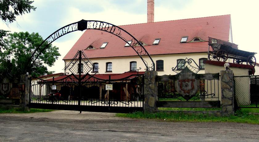 Отель Wilczy Grod