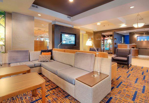 Отель Courtyard Raleigh Crabtree Valley