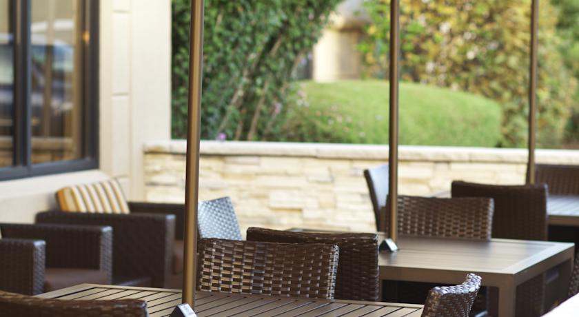 Отель Courtyard Albany Thruway