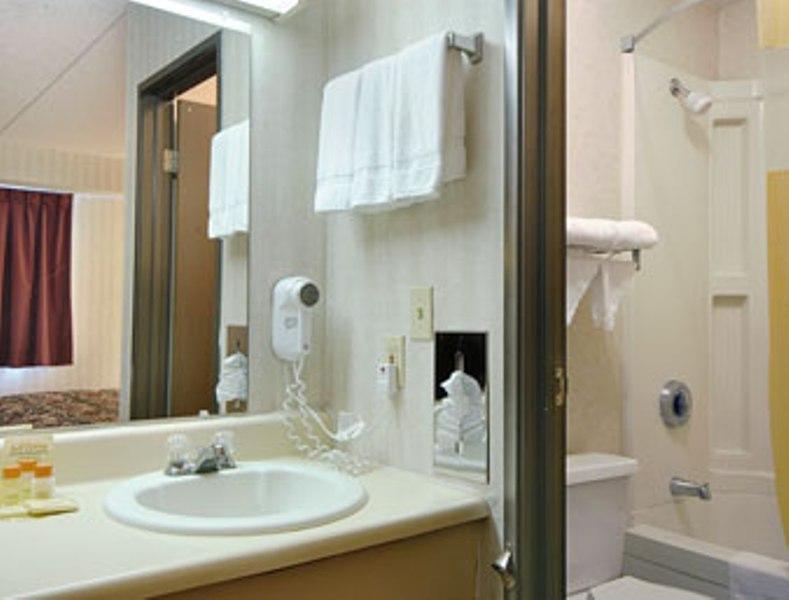 Отель Days Inn Harmarville