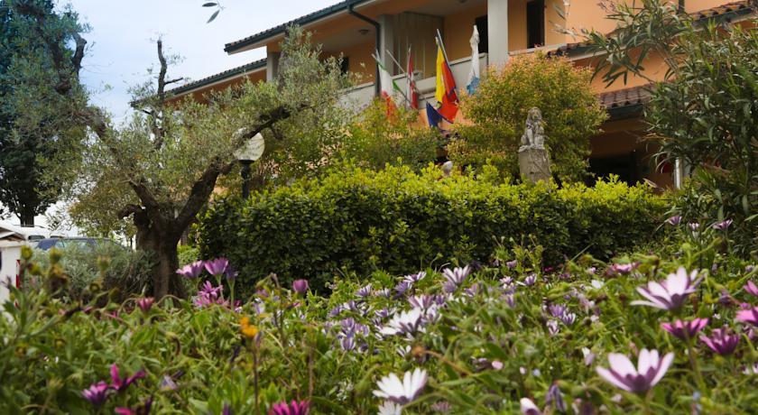 Отель Albergo Ristorante Il Tegolo