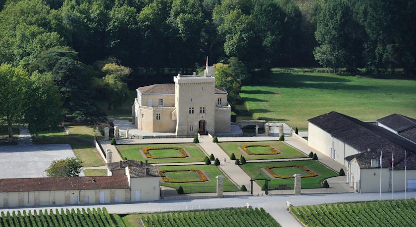 Мини-отель Château La Tour Carnet